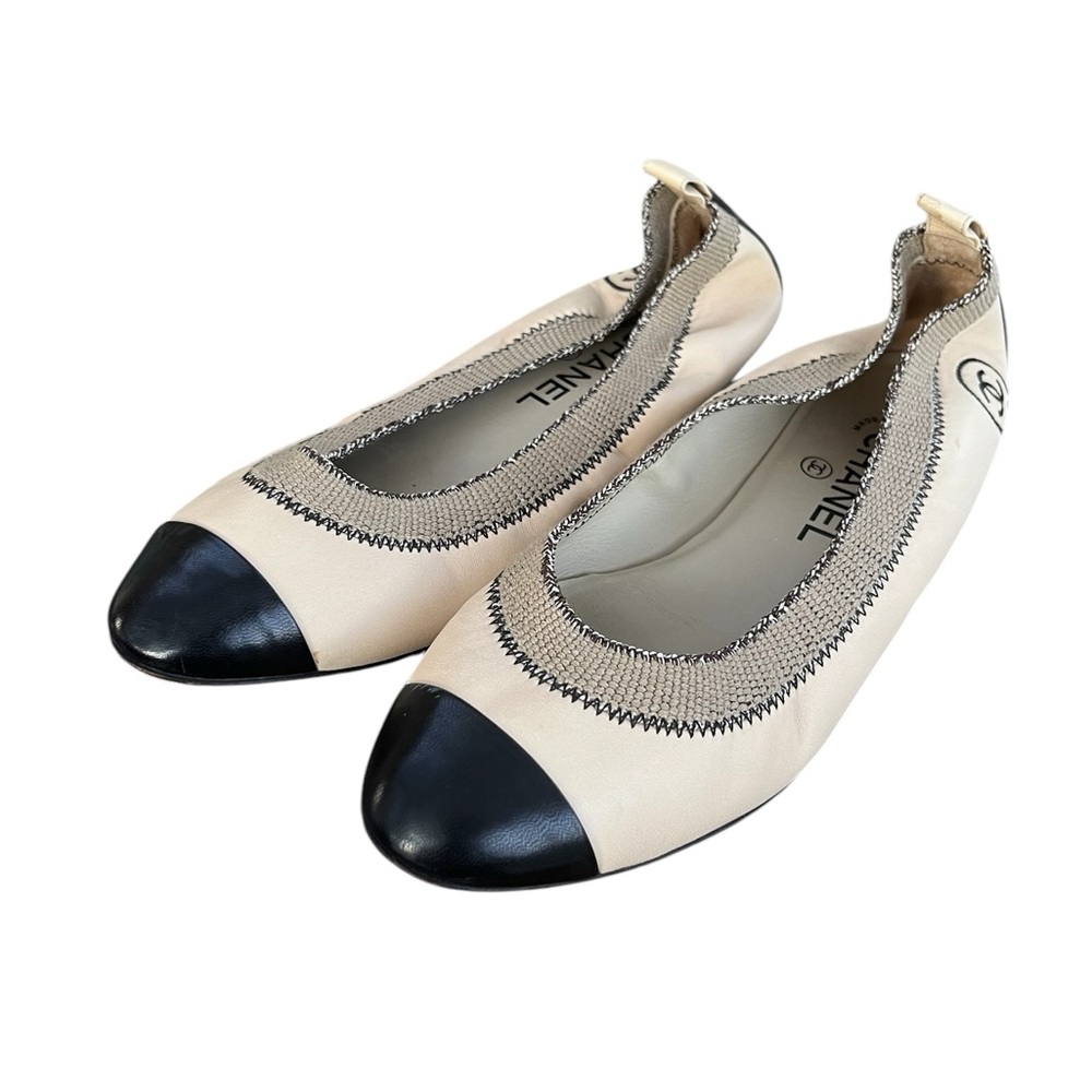 Chanel Classic Beige and Black Ballerina Flat Leath Sole shoes Sz 38.5